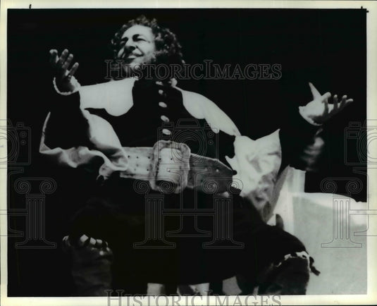 1983 Press Photo William Powers, In the title tole of Falstaff - cvb36323 - Historic Images