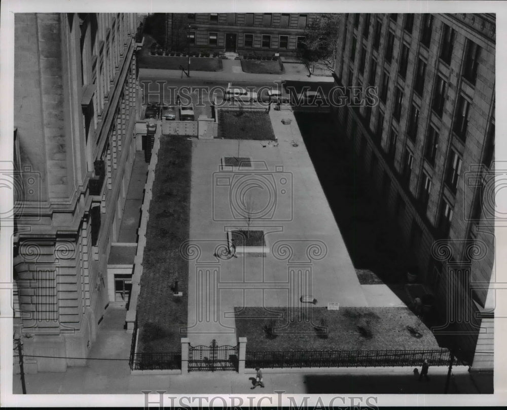 1960 Reading garden of the Cleveland Public Library-Historic Images