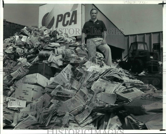 1991 Press Photo Jeff Hamill is the procurement manager for Packaging Corp. - Historic Images