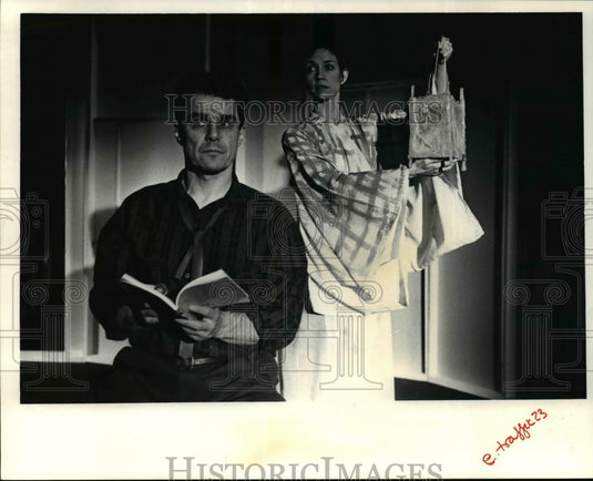 Press Photo Diane Dowling in "In The Traffic of a Targeted City." - cvb36415 - Historic Images