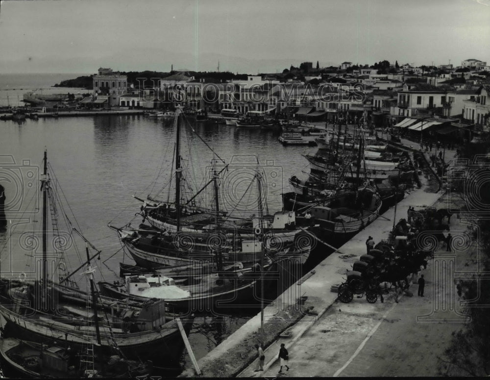 Press Photo Agina, Greece - cvb36428 - Historic Images