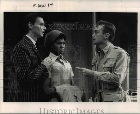 1991 Press Photo Walter Hudson in "By The Pool," at Cleveland Play House. - Historic Images