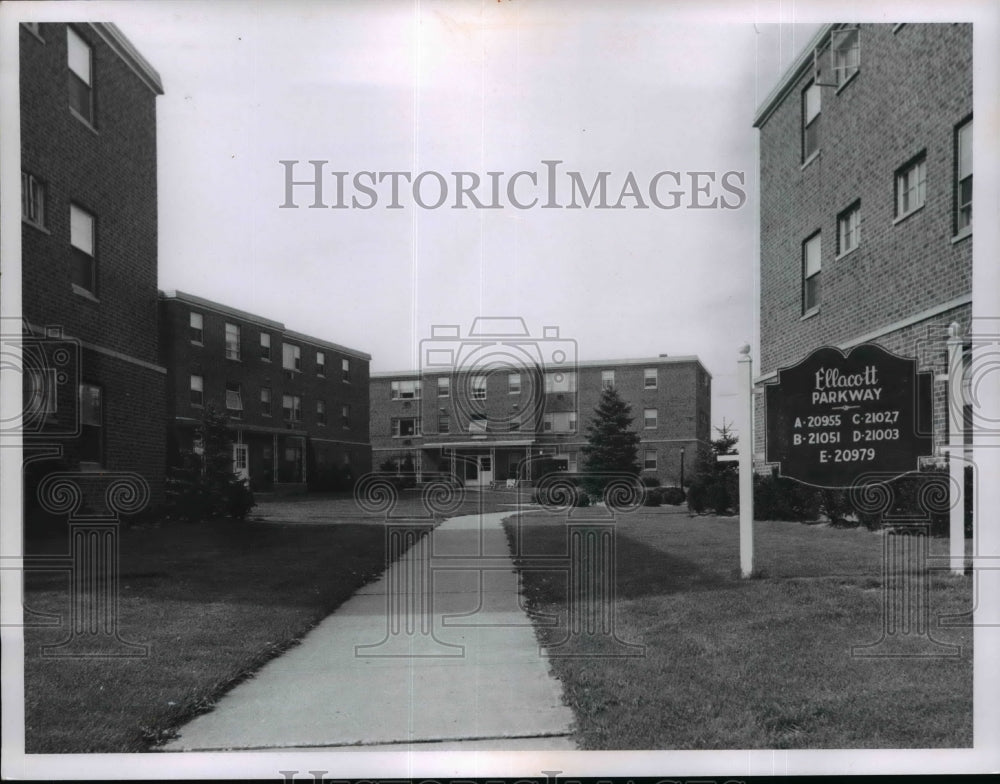 1965 Press Photo Apartments - Ellacott Parkway, Ohio, Warrensville Heights - Historic Images