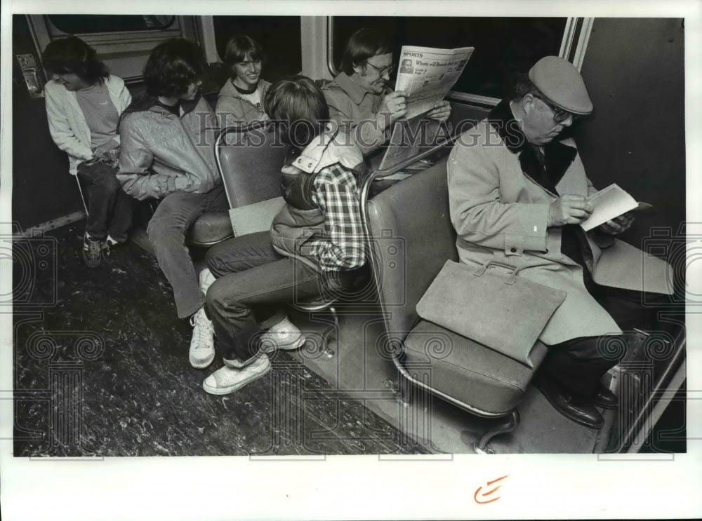 1982 Press Photo Kids From West Sid Riding Rapid Transit - cvb36486 - Historic Images