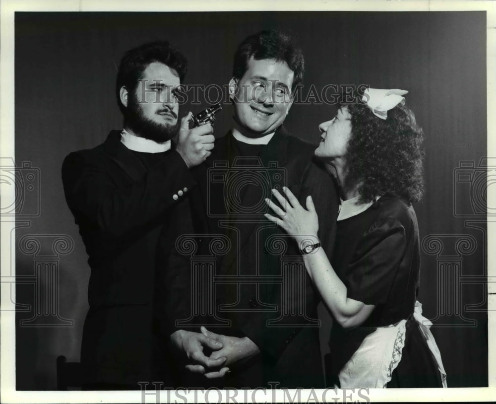 1990 Press Photo Daniel Shahan, Steve Ulrich, Elaine Paulett &quot;See How They Run.&quot; - Historic Images