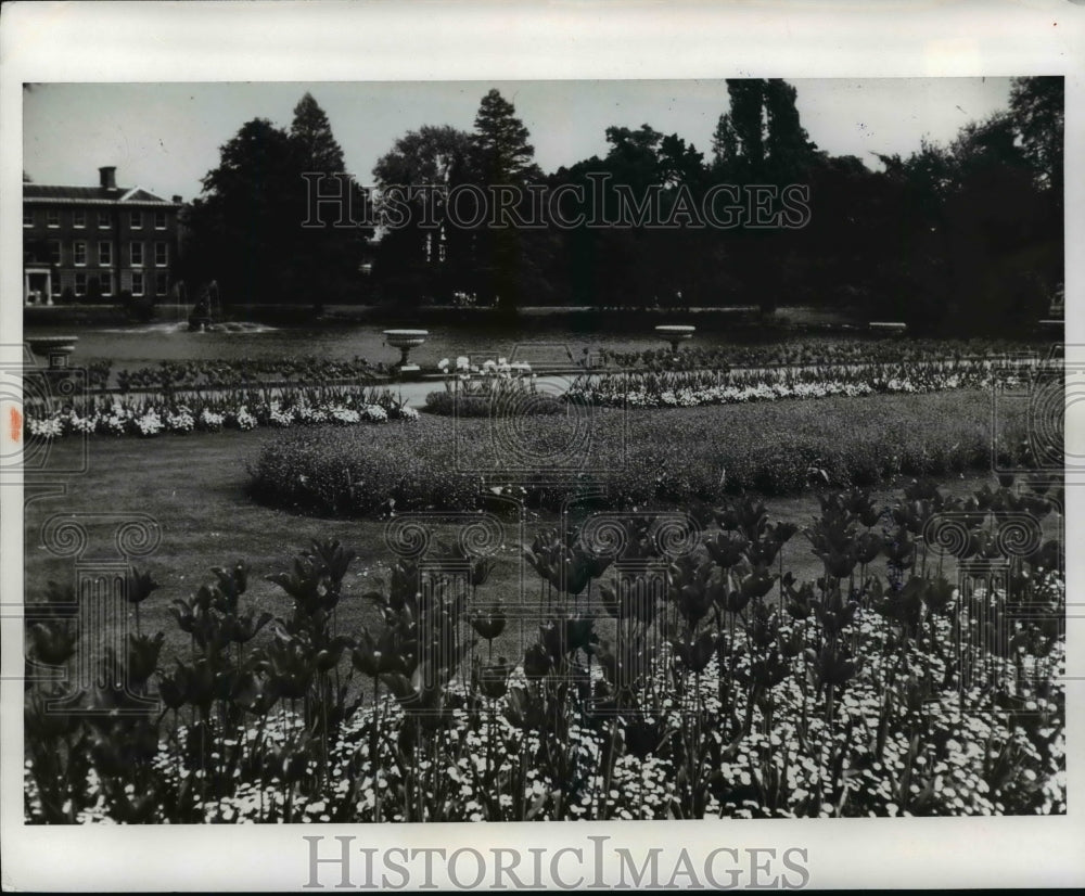 1972 Kew Gardens Pond in England-Historic Images