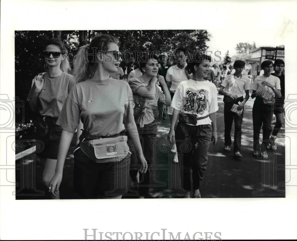 1990 Press Photo Twins-Svetiana and July Lavrenova, Helen and Olga Akimova - Historic Images