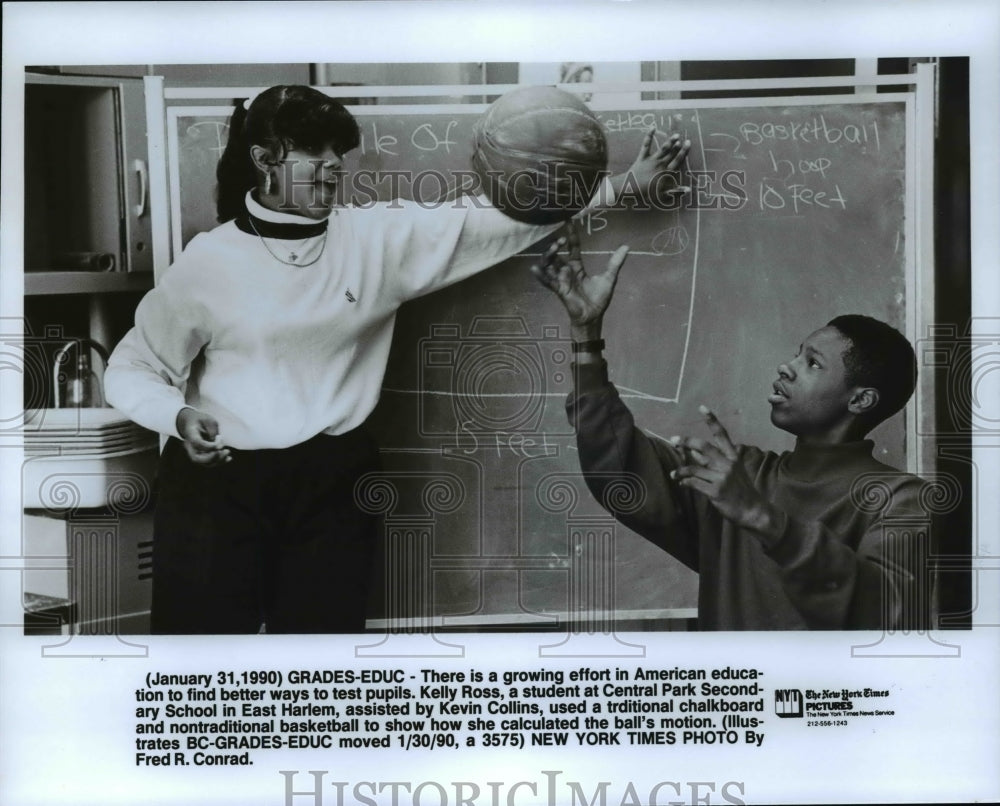 1990 Press Photo Kelly Ross, Kevin Collins-Central Park Secondary Sch. students - Historic Images