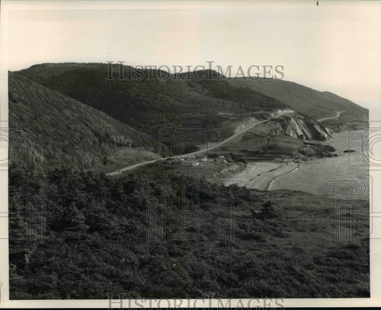 Press Photo Nova Scotia's famed Cabot Trail circumvents Cape Breton highlands - Historic Images
