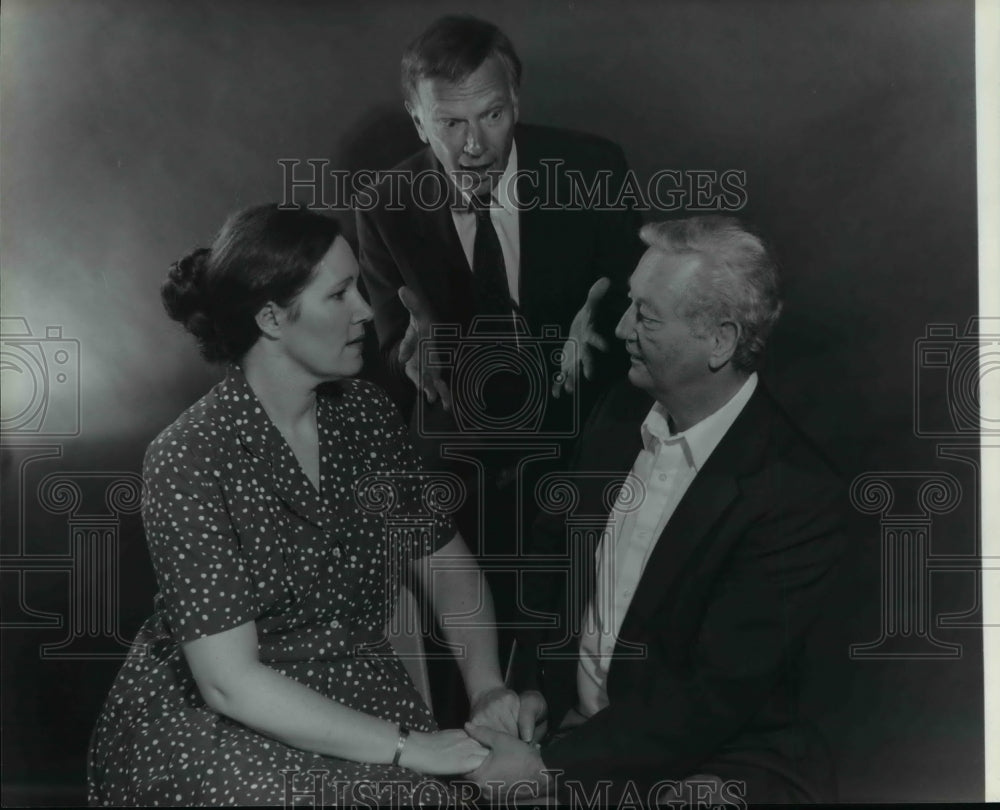 1992 Press Photo Sally Suren,Herb Hammer,Robert Newton stars in &quot;Damn Yankees&quot; - Historic Images