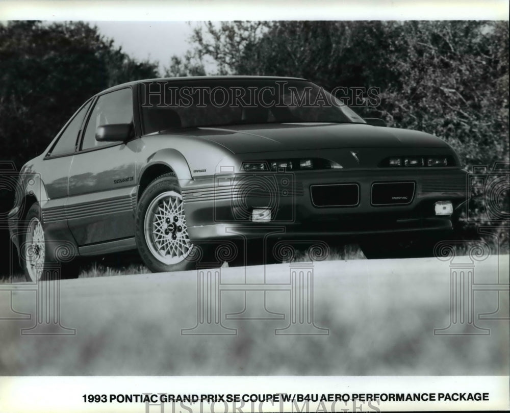 1992 Press Photo 1993 Pontiac Grand Prix SE Coupe W/B4U Aero performance package - Historic Images