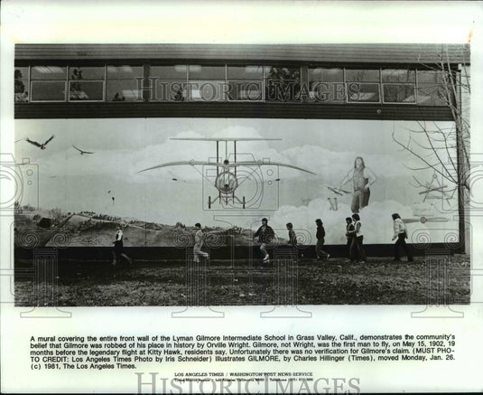 1981 Press Photo Mural at Lyman Gilmore Intermediate School of Gilmore's story - Historic Images