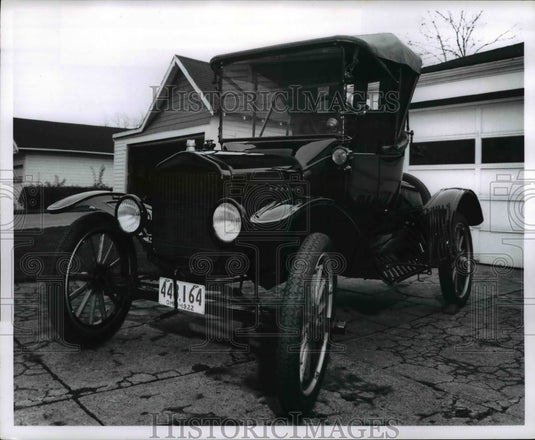1969 Press Photo Model-T at May Company-WIXY Christmas Parade down Euclid Ave - Historic Images