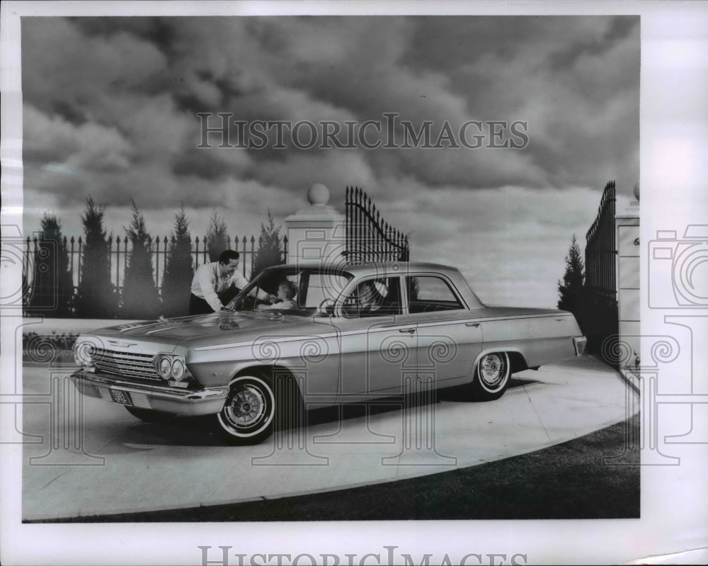 1961 Press Photo Chevrolet&#39;s Bel Air 4 door sedan - cvb37326-Historic Images