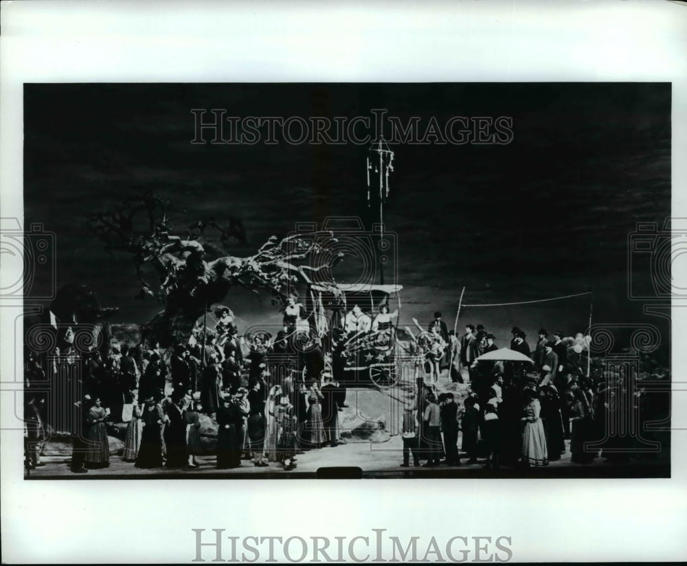 1987 Press Photo Metropolitan Opera Scene from Act I of Leoncavallo&#39;s Pagliacci - Historic Images