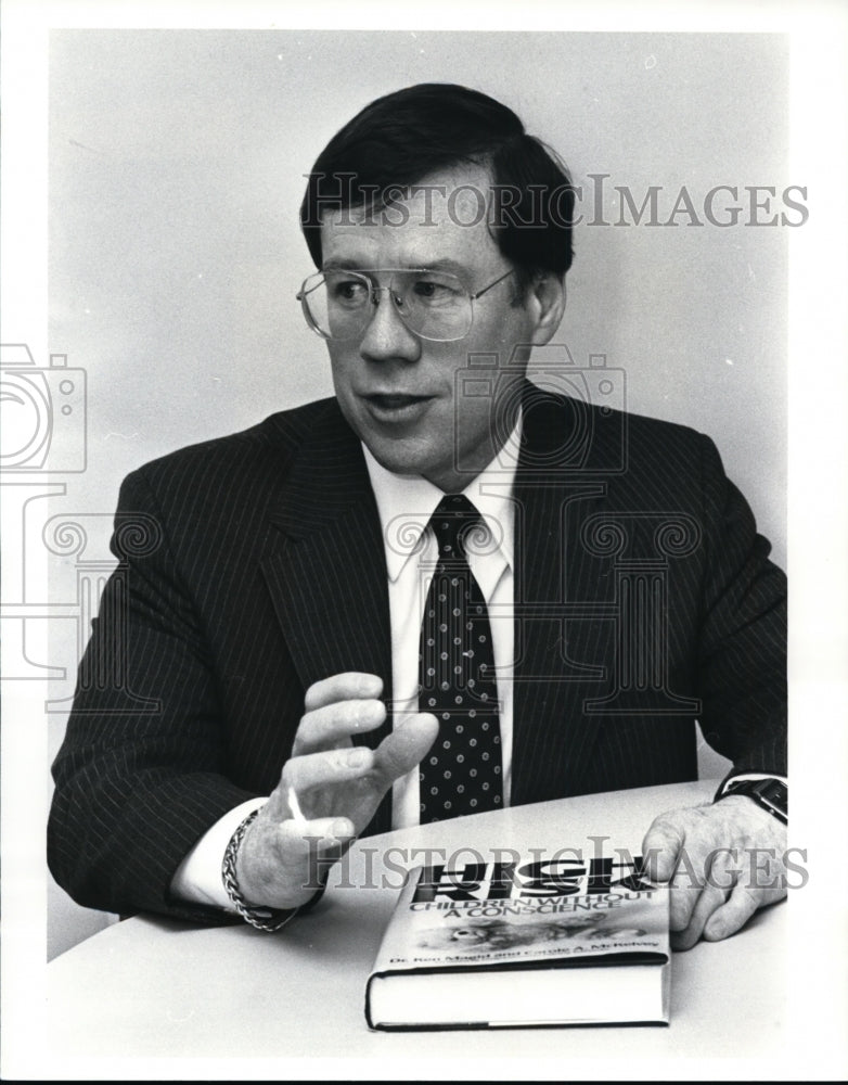 1988 Press Photo Author of High Risk,Dr.Ken Magid - cvb37443 - Historic Images