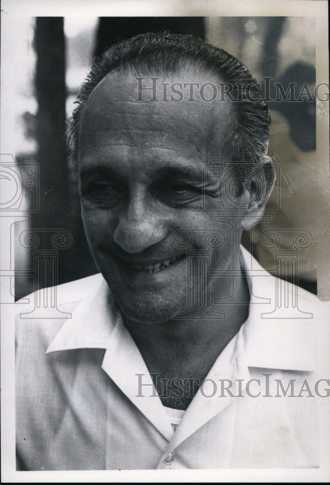 1968 Press Photo Dr. Wesley Fishel Returned to Talk with Vietnamese &amp; Americans - Historic Images