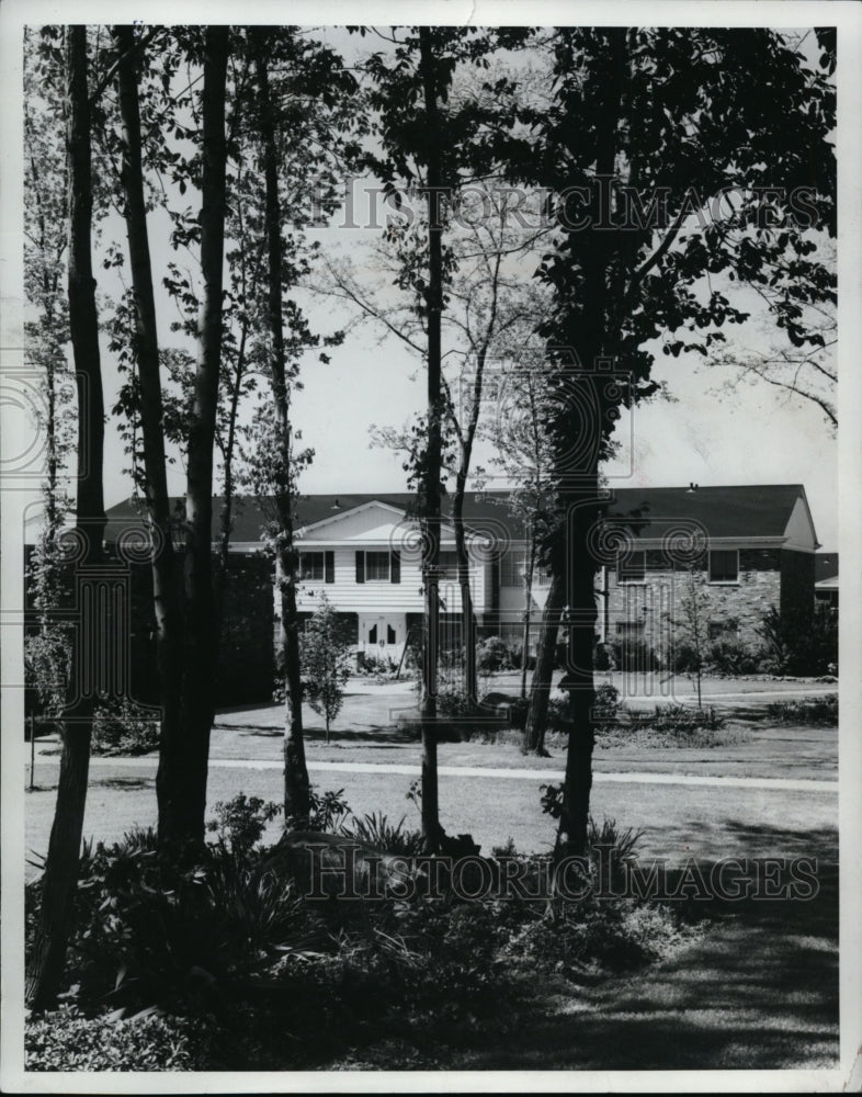 1970, Aintree Park Apartments-Mayfield - cvb37616 - Historic Images