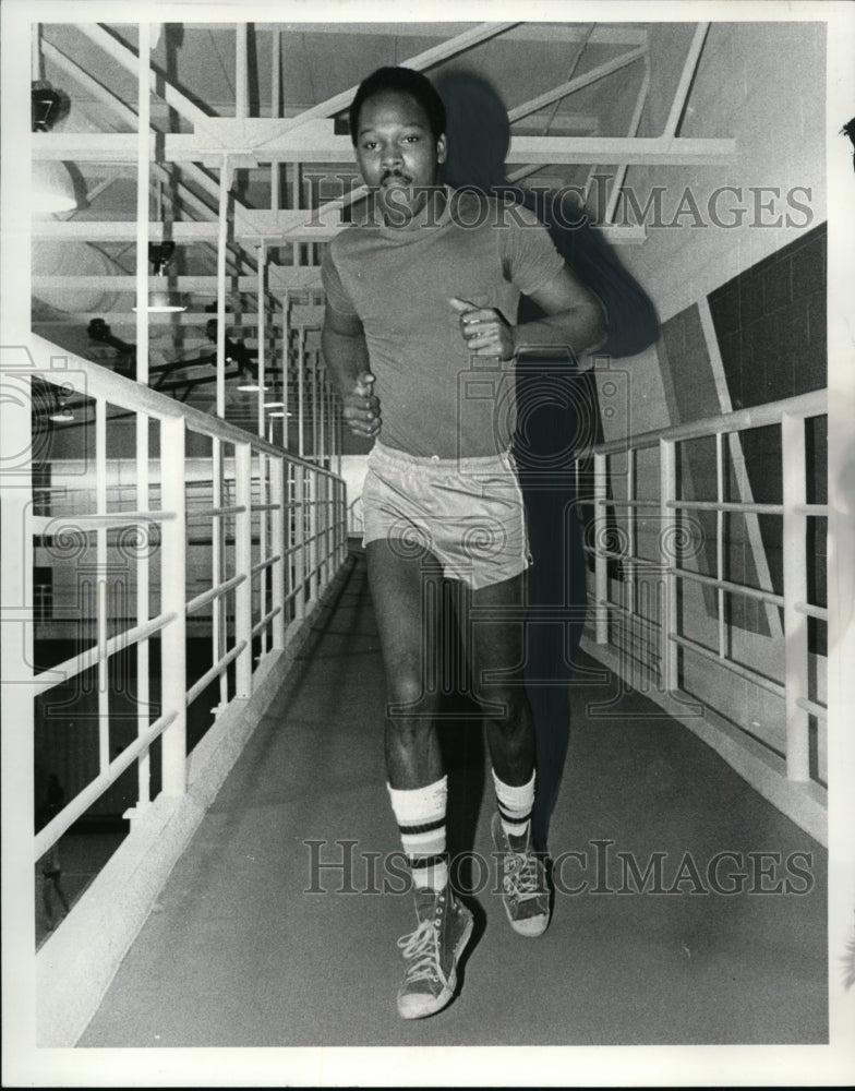 1982 Press Photo Ned Owen at Tri C East - cvb37622 - Historic Images