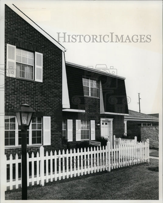 1976 Press Photo Condo - Addington Place III - cvb37636 - Historic Images