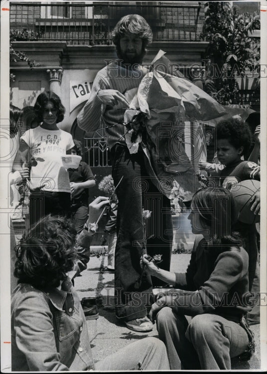 1975 Press Photo Students at Milwaukee's Rainbow School - cvb37760 - Historic Images
