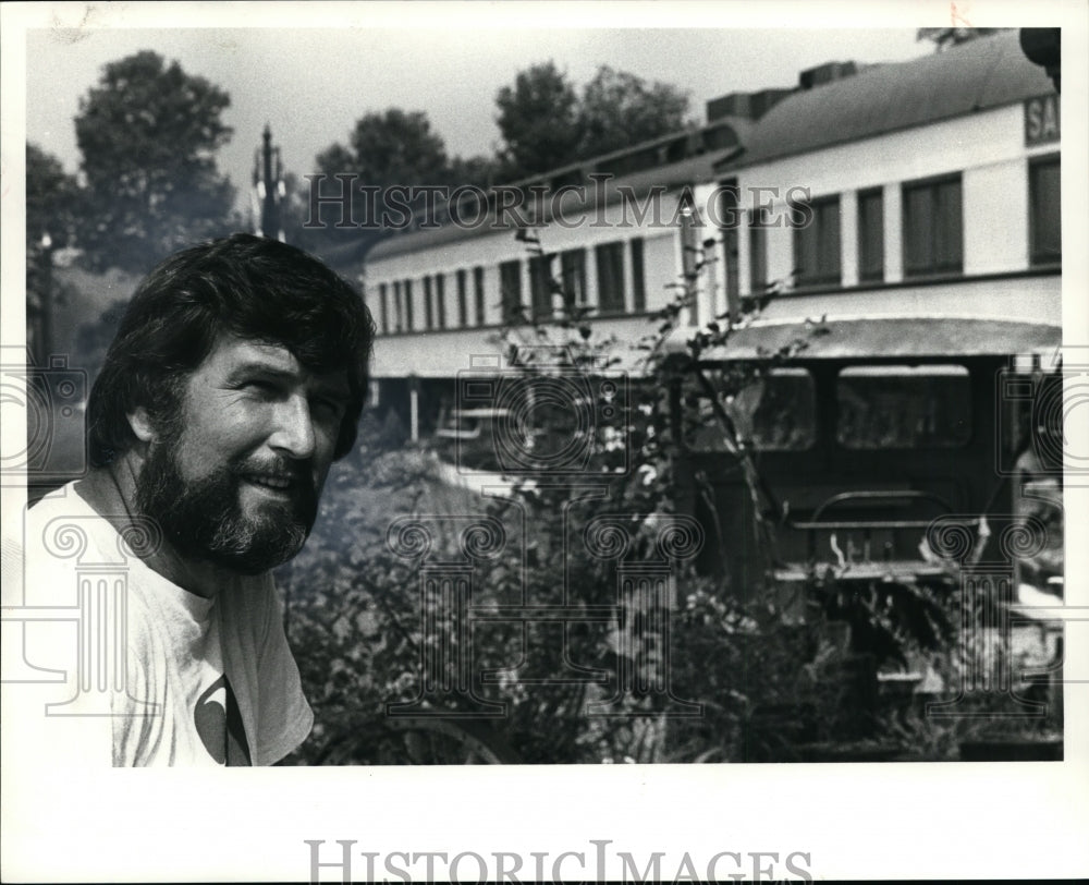 1980 Press Photo Jerry McKenna, artist - cvb37775 - Historic Images