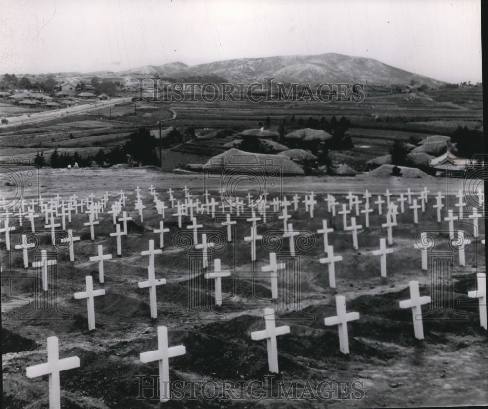 1951 Press Photo Cemetery - cvb38027 - Historic Images