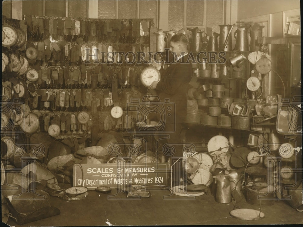 1925 Press Photo Thousand of scales and measures at basement of West Side Market-Historic Images