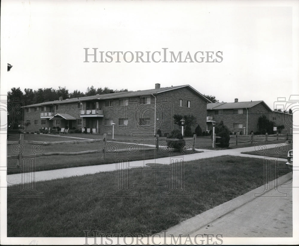 1971 Press Photo Clareshire Court-condominiums - cvb38225 - Historic Images