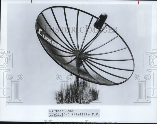 1987 Press Photo Hi-Tech Home Luxor 10.5 satellite TV antenna - cvb38262 - Historic Images
