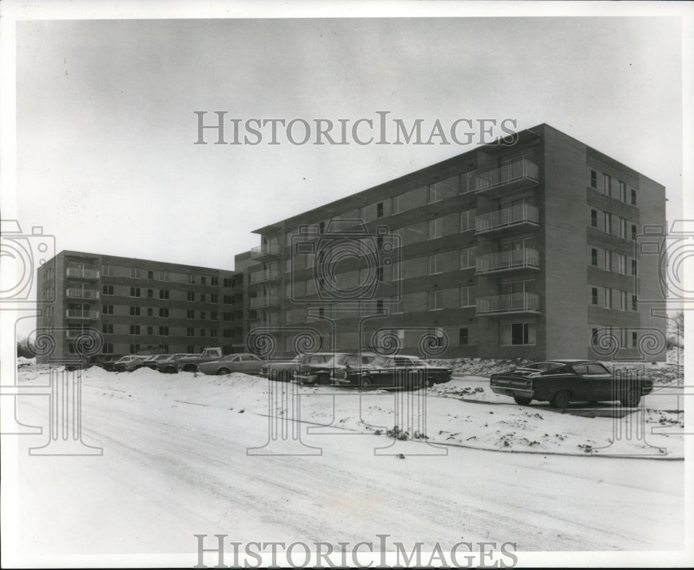 1970 Press Photo Apartments De Ville East, 25511 Chagrin Blvd. - cvb38359 - Historic Images