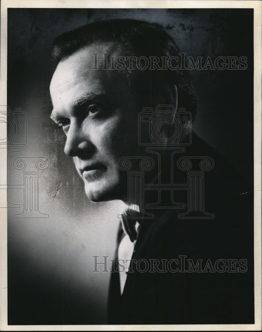 1971 Press Photo Robert Page, New Director, Cleve Orch. chorus - cvb38469 - Historic Images