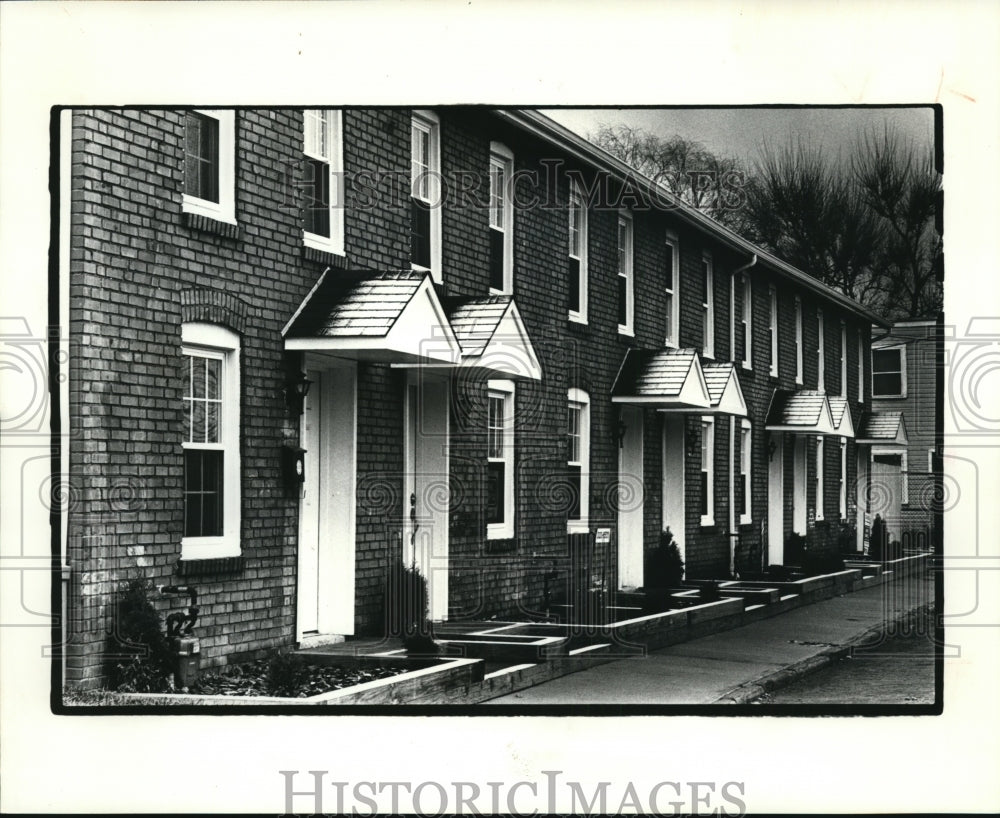1985 Press Photo Abbey Commons condominiums - cvb38825 - Historic Images