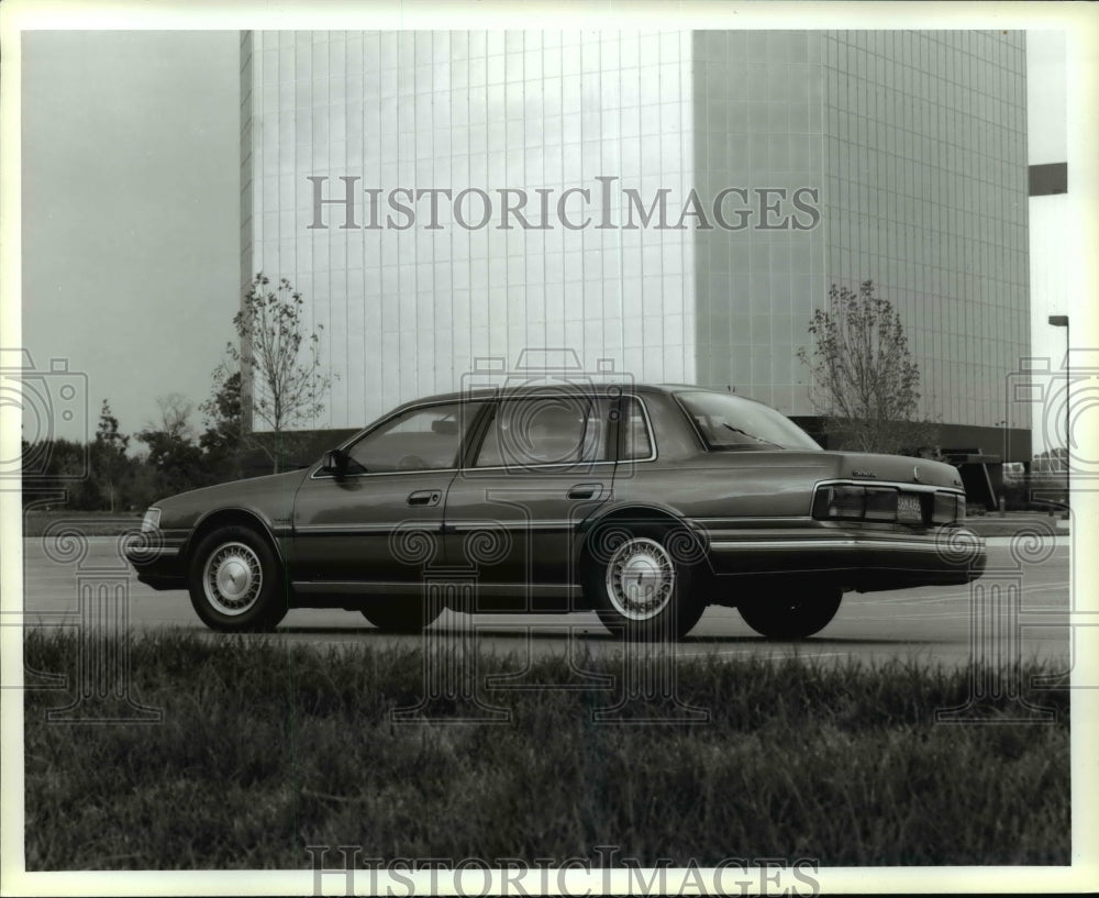 1988 Press Photo The 1988 model of Lincoln Continental - cvb39067 - Historic Images