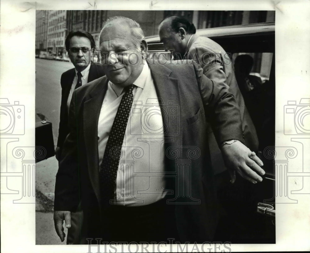 1986 Press Photo Jackie Presser and Harold Freidman on their way to a hearing - Historic Images