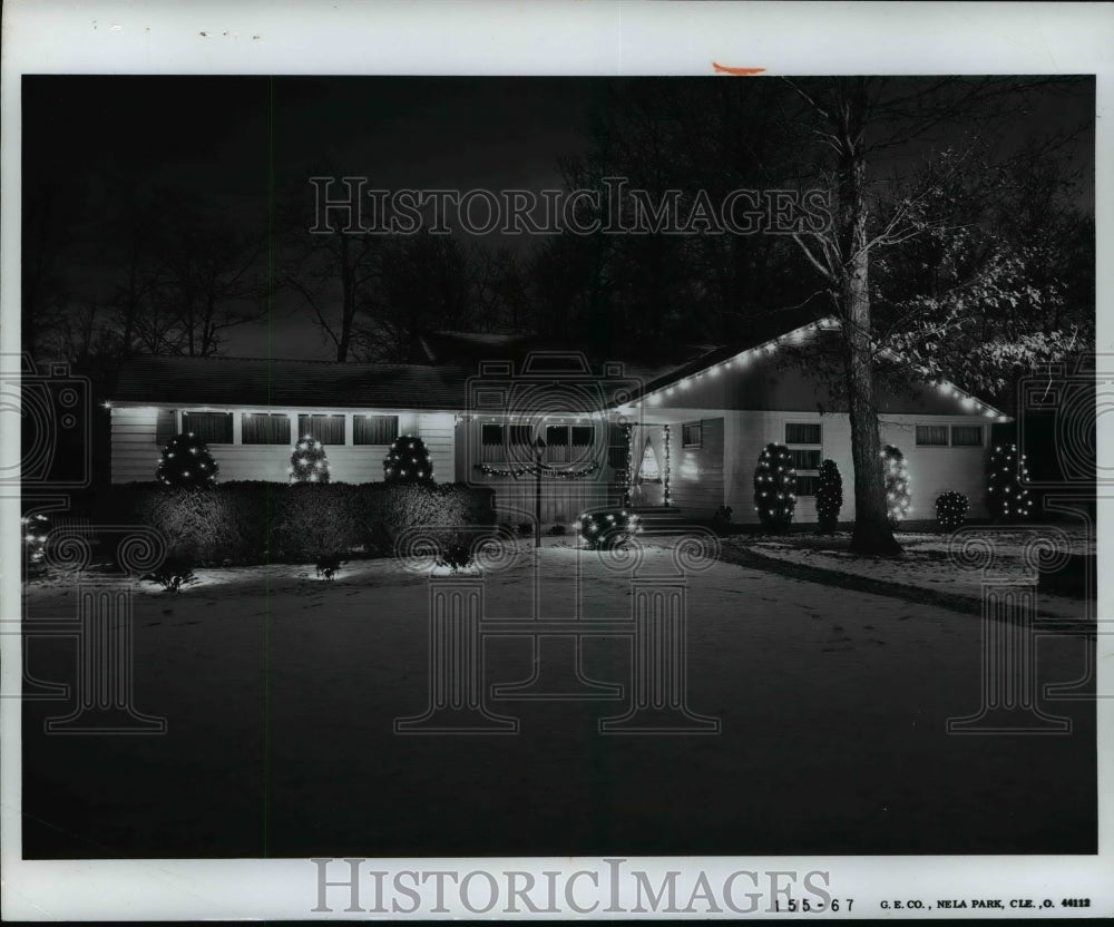 1970 Press Photo Exterior Christmas Lighting-Nela Park, Cleveland Ohio-Historic Images