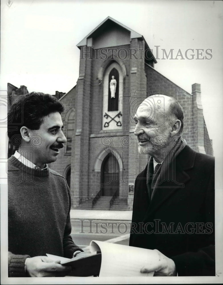 1987 Press Photo Rev. Robert Marrone (L) &amp; Peter Van Dijk at St. Peters Church - Historic Images