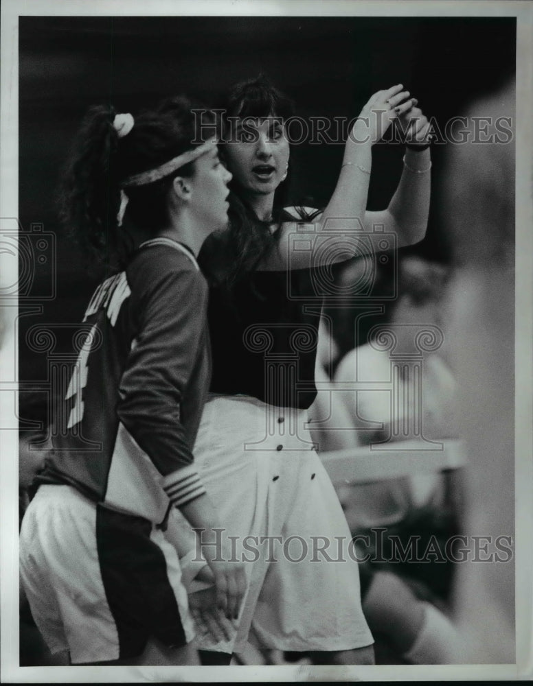 1990 Press Photo Dana Artman, Fairview Girls Volleyball Coach - cvb39294 - Historic Images