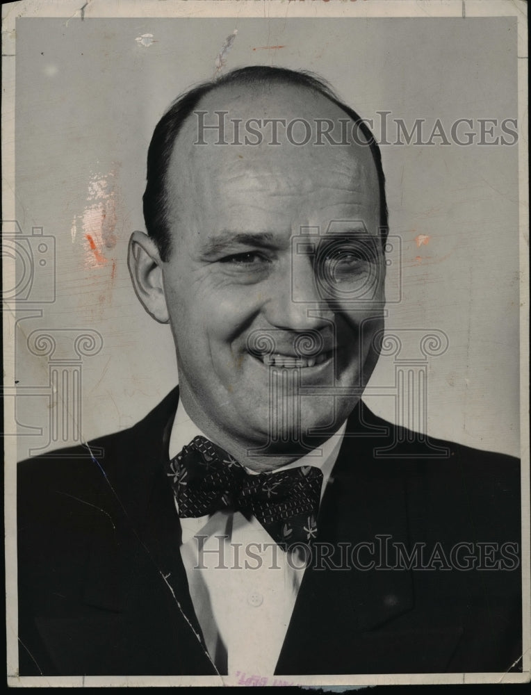 1953 Press Photo Ed Finnigan-football coach at Western Reserve - cvb39688 - Historic Images