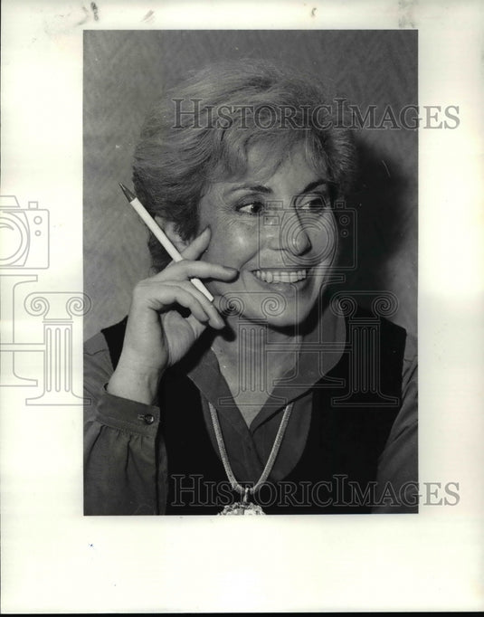 1984 Press Photo Sam fans react, Mary Linkos - cvb39774 - Historic Images