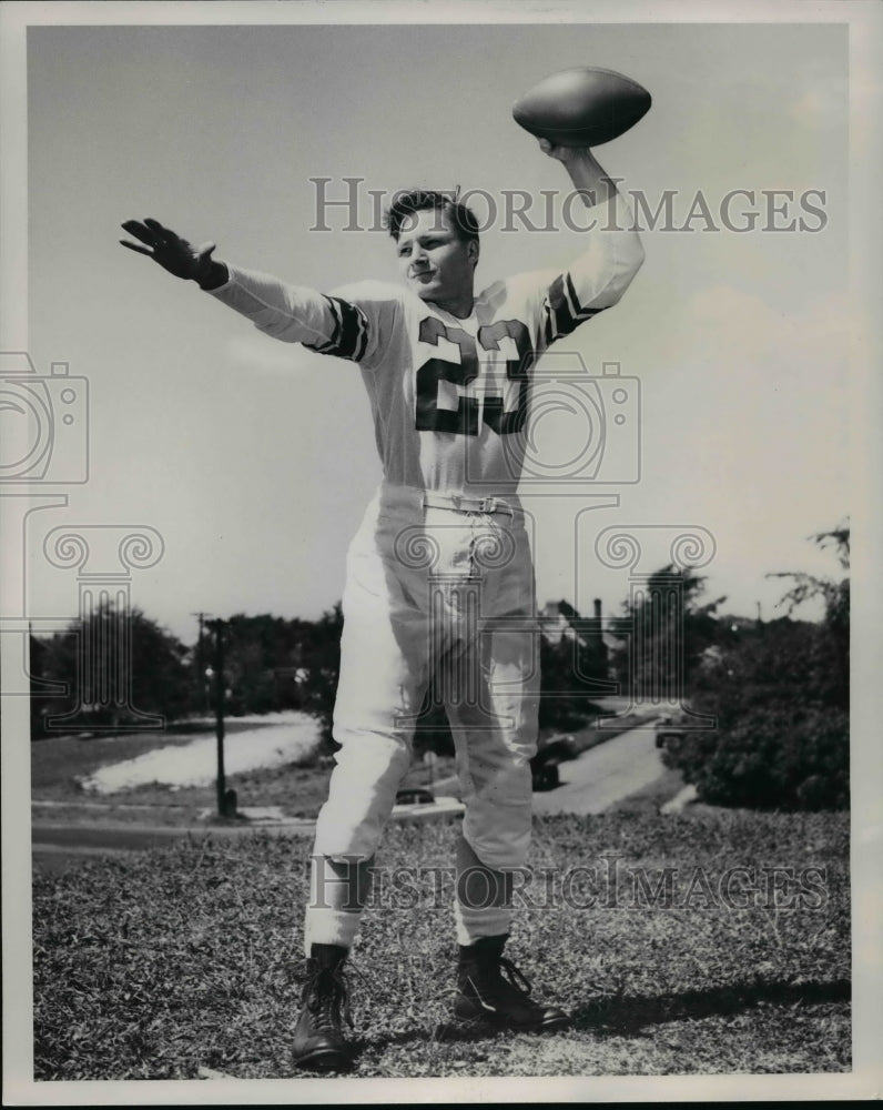 1951 Press Photo Pete Ghirla, Quarterback, 17, 175, 5&#39;11 Fresh. John Carroll U.- Historic Images
