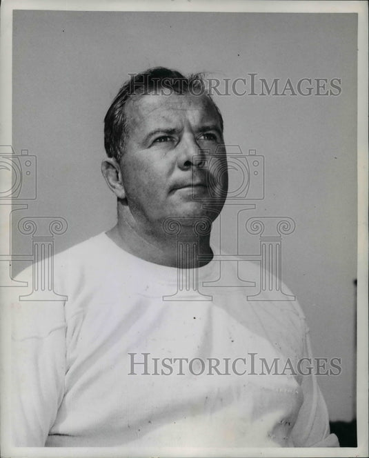 1945 Press Photo Coach Jeff Carlui of Case Western - cvb39901 - Historic Images