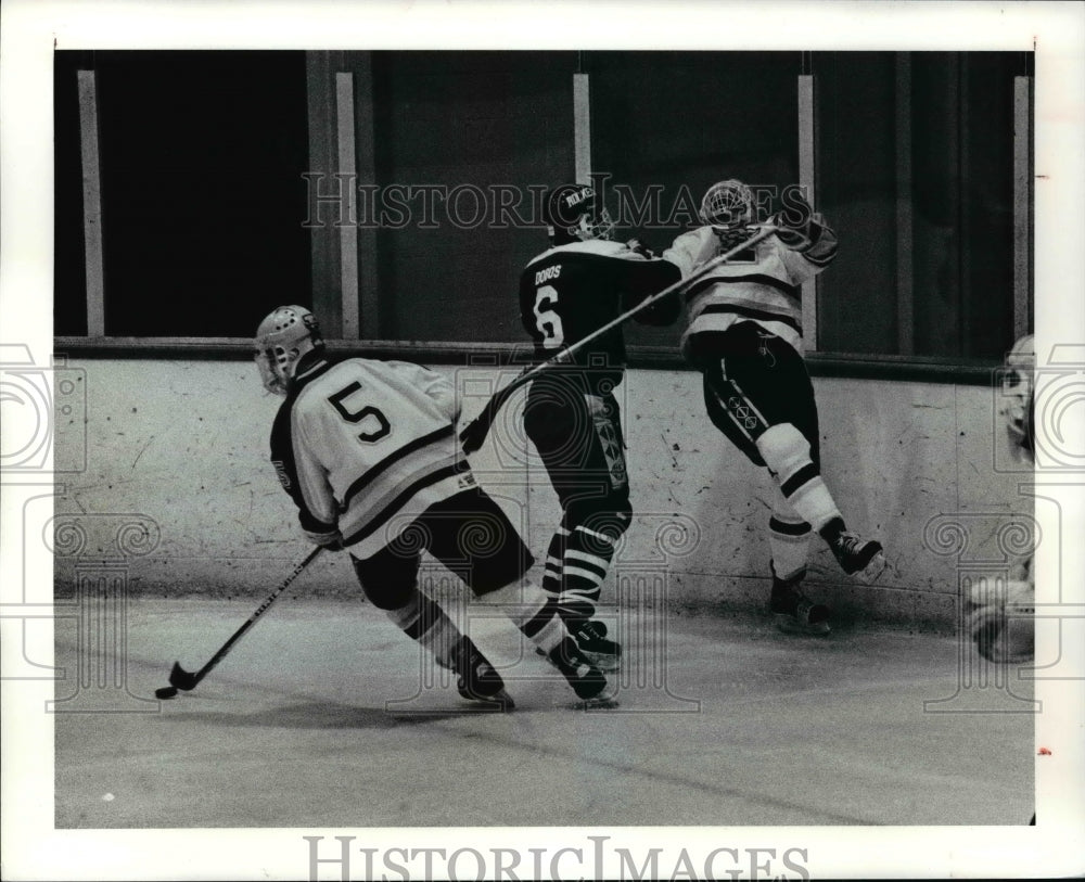 1991 Press Photo Dave Dobos, Jeff Drabik, Cian Cashin on St. Ignatius game - Historic Images