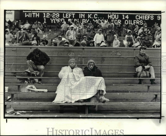 1984 Press PhotoSally William & Bill Fowler Jr., hung around to see the end game - Historic Images