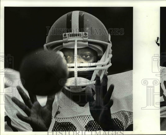 1984 Press Photo Boyce Green takes a pass - cvb40447- Historic Images