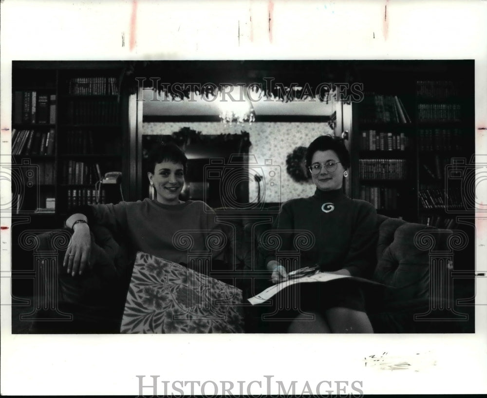 1991 Press Photo Interior Designer Nancy Benjamin and Halle Chiappone - Historic Images