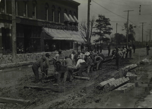 1963 Mayor Tom Johnson in action-Historic Images