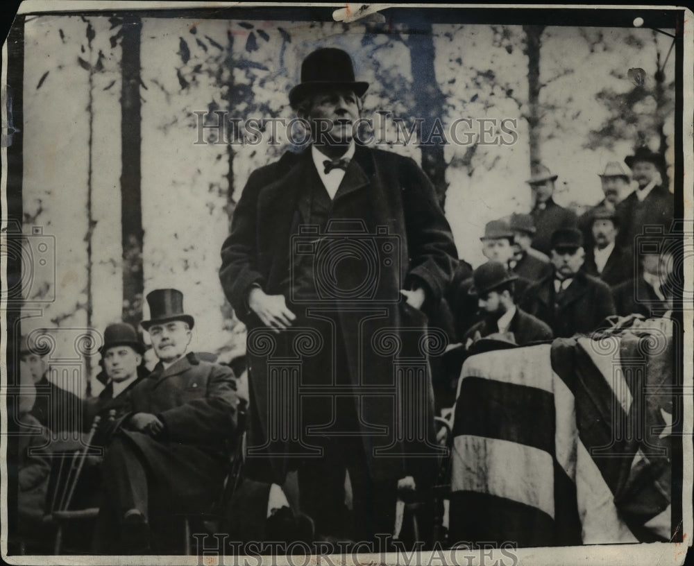 1930, Mayor Tom L. Johnsn at Wade Park - cvb40552 - Historic Images