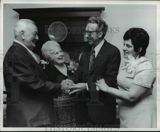 1971 Press Photo Mr & Mrs Christopher Colombi, Woman's City Club reception, Ohio - Historic Images
