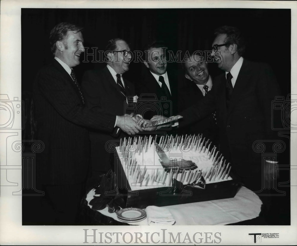 1973 Press Photo Mayor Ralph Perk - cvb40723 - Historic Images